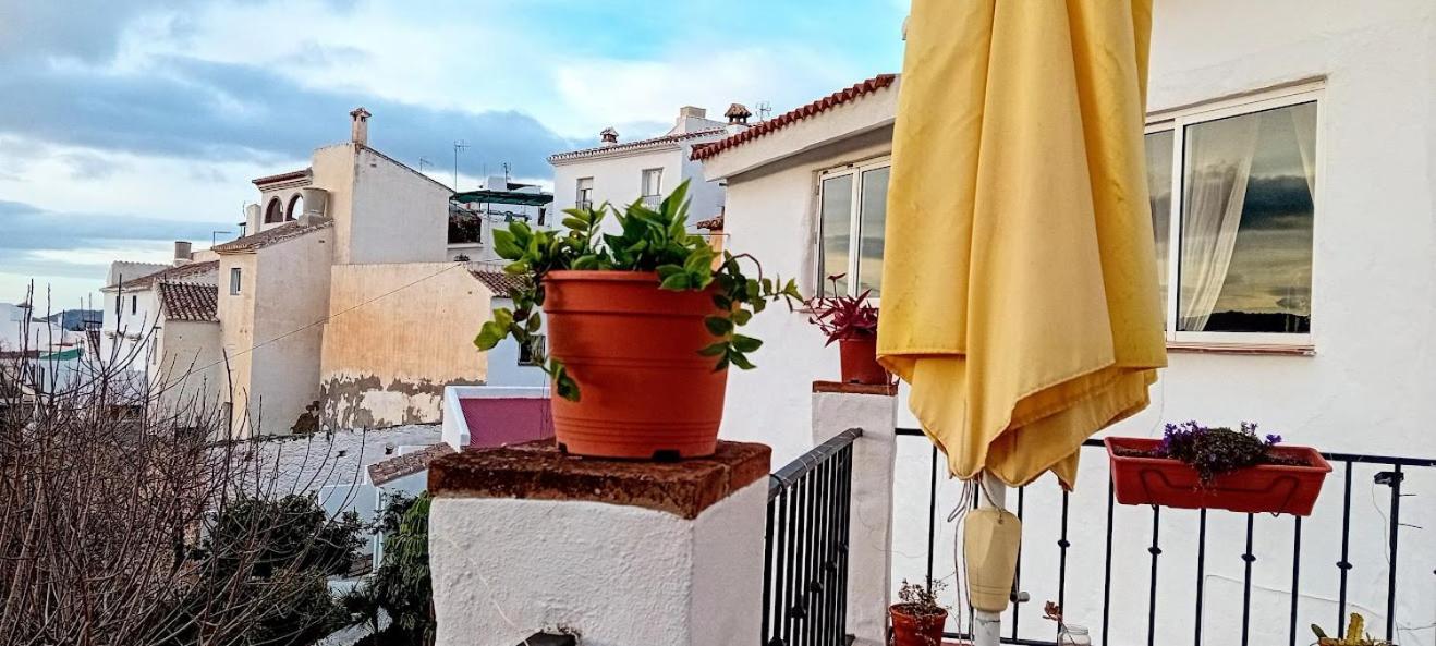 Posada Puente Romano Sedella Eksteriør billede