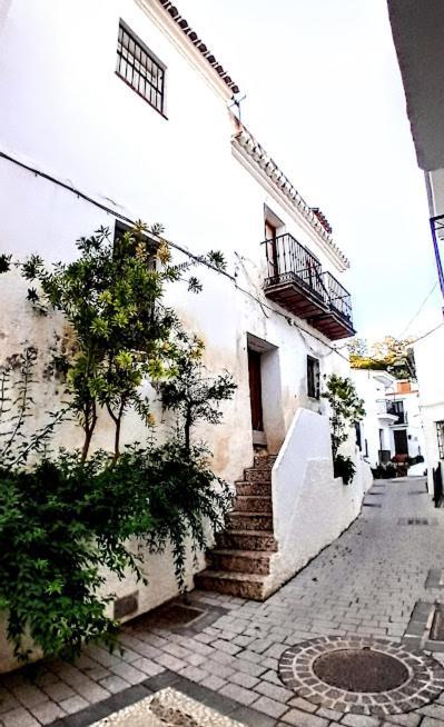 Posada Puente Romano Sedella Eksteriør billede